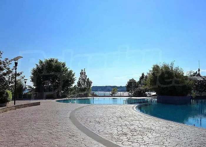 аpartments Comfort -marina Cape דירה